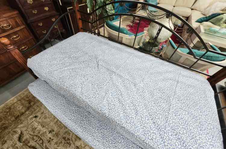 Wood & Metal Trundle Bed
