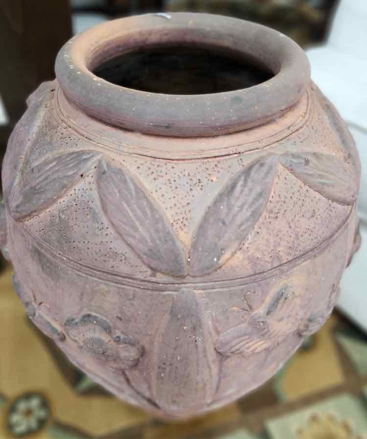 Large Cly Outdoor Pot