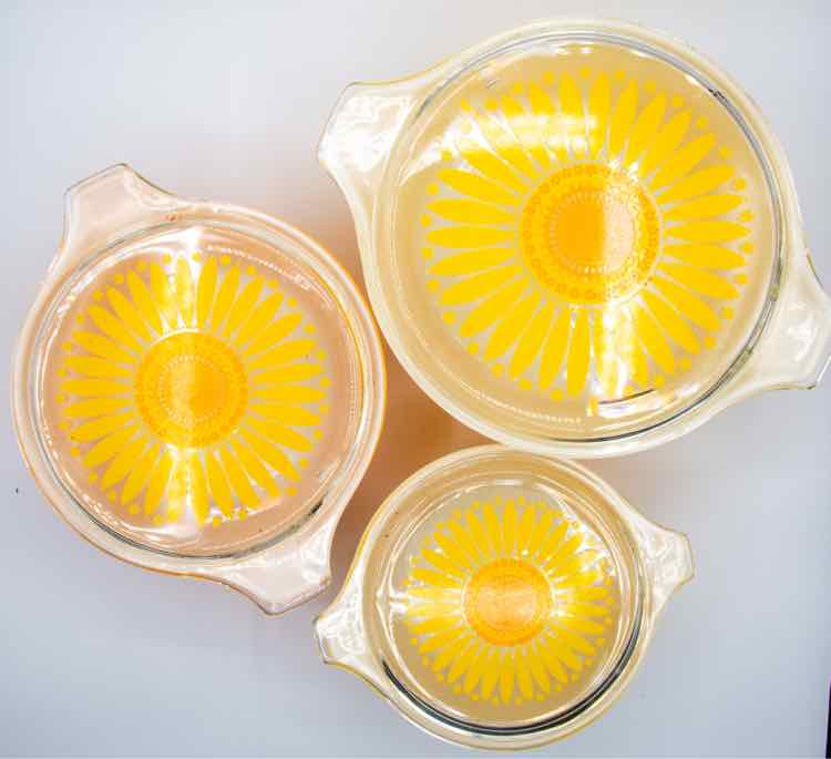 Vintage Pyrex Casserole Set