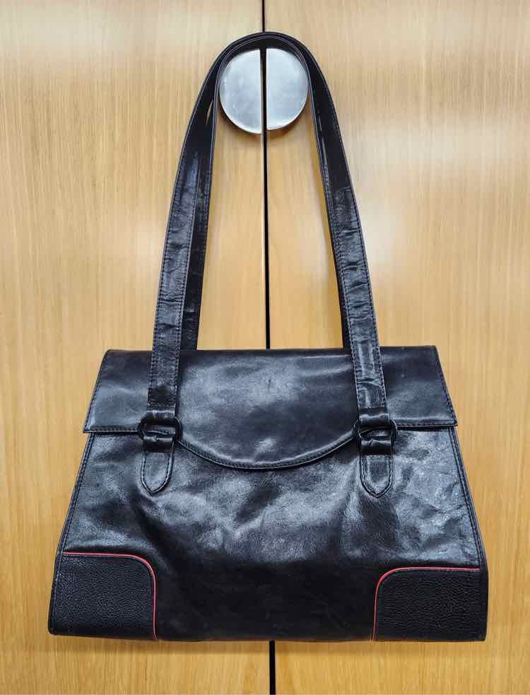 Vtg. Black w/ Red Trim Leather Purse