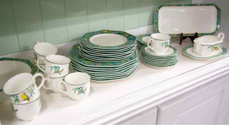 Heinrich Villeroy & Boch Bone 44 Piece China Set