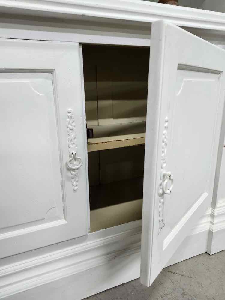 White 2pc "Paradigm" Hutch