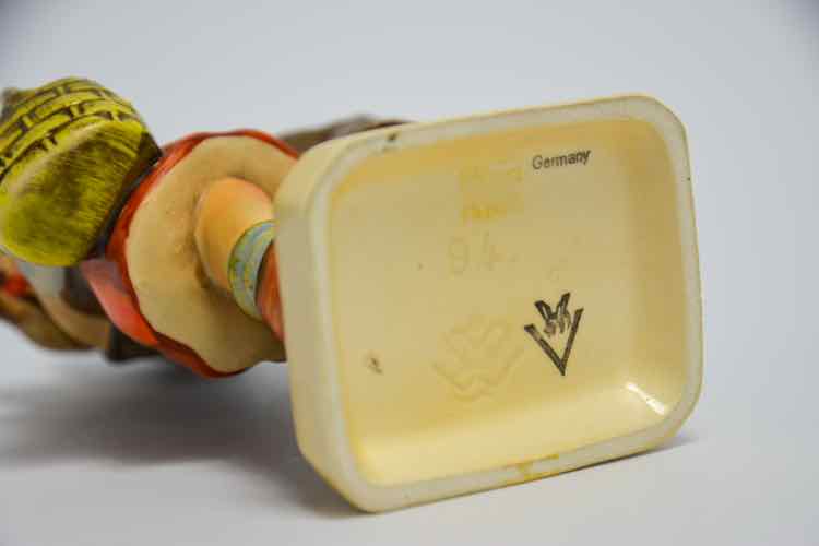 40'S Hummel 'Surprise' Figurine