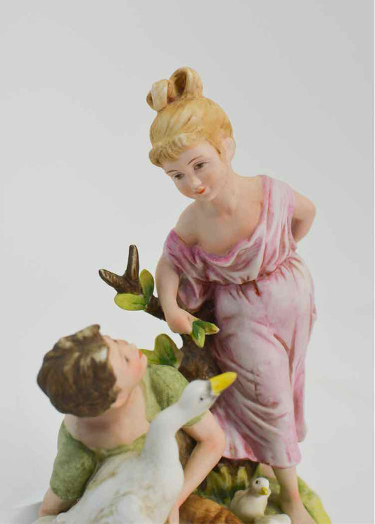 Decor Figurine