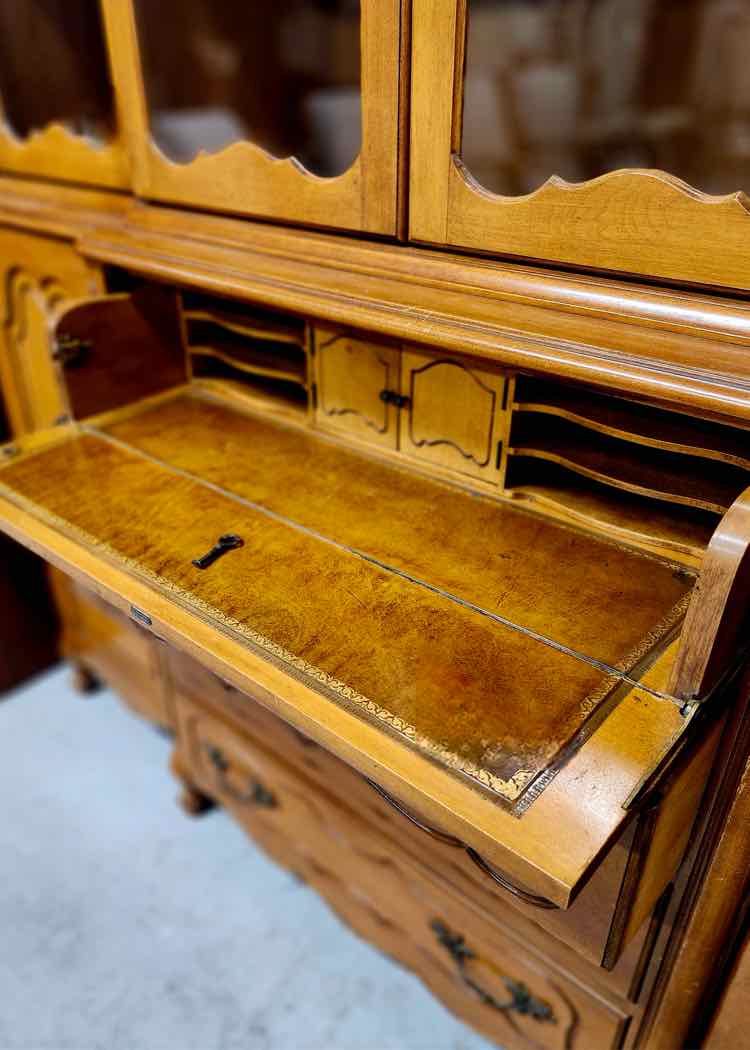 Cabinet w Secretary