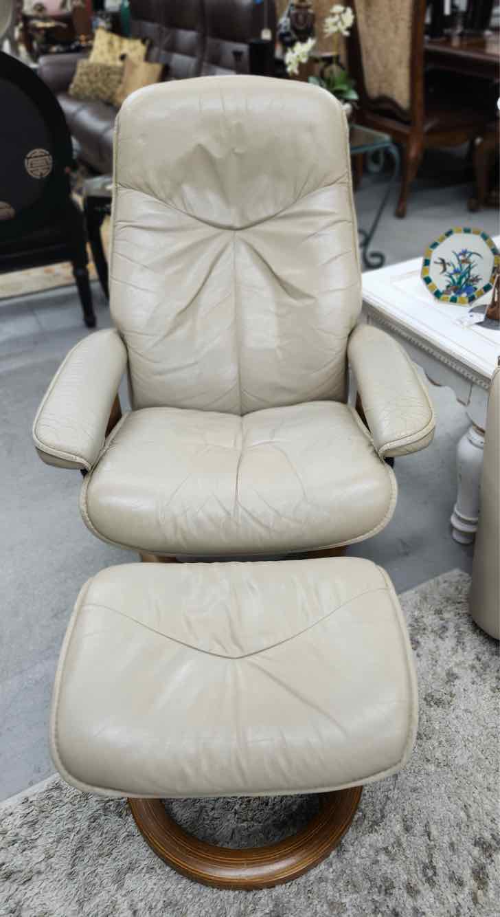 Stressless Chair w/Ottoman