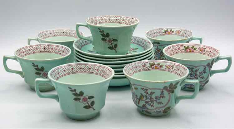 Calyx Ware Singapore Bird Cups & Saucers