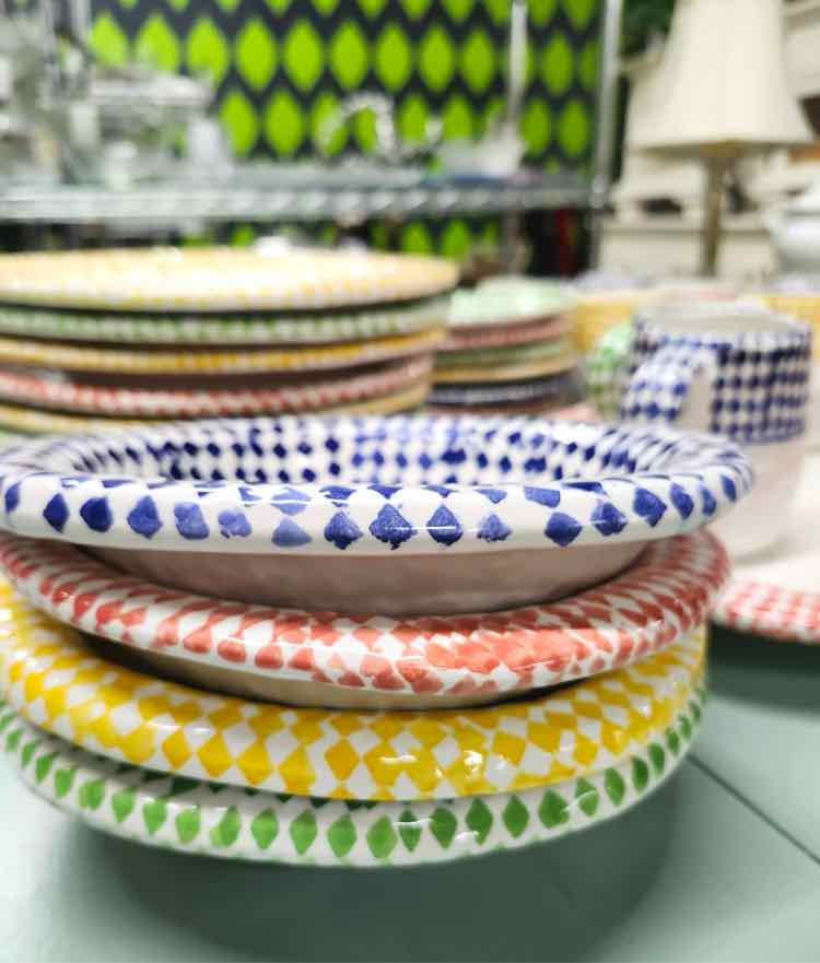 Harlequin by Mariposa 32pc Set
