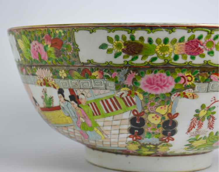 Porcelain Famile Rose Medallion Chinese Bowl