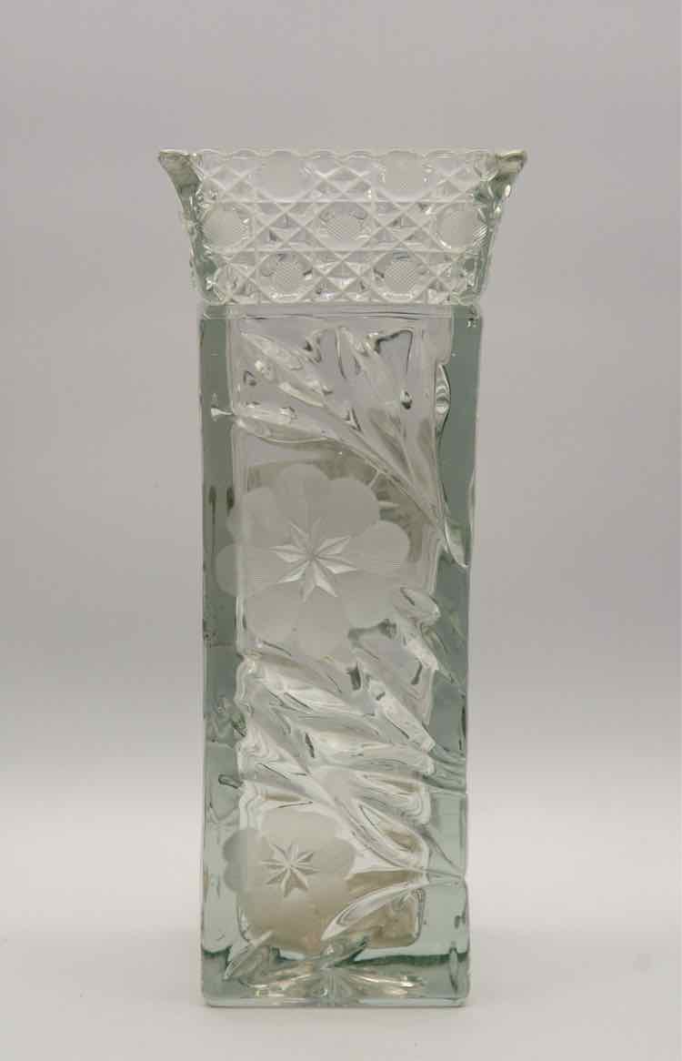 Vtg. McKee Innovation 410 Glass Vase