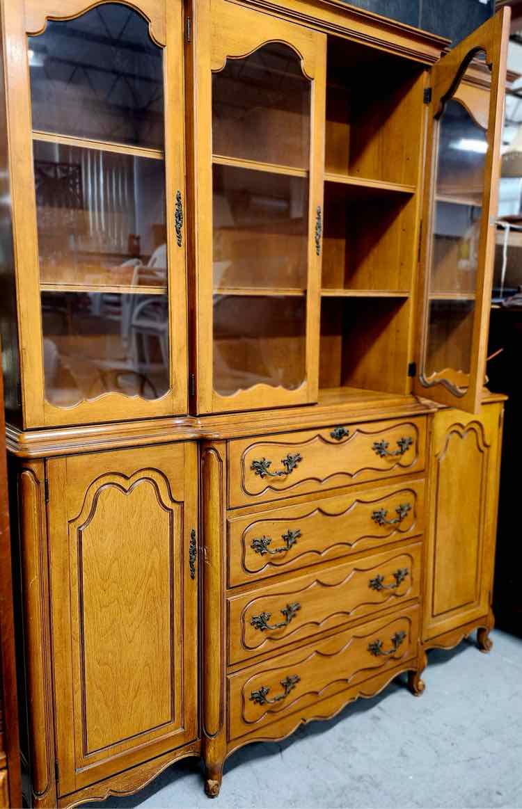 Cabinet w Secretary