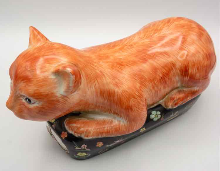 Vtg. Ceramic Cat Figurine