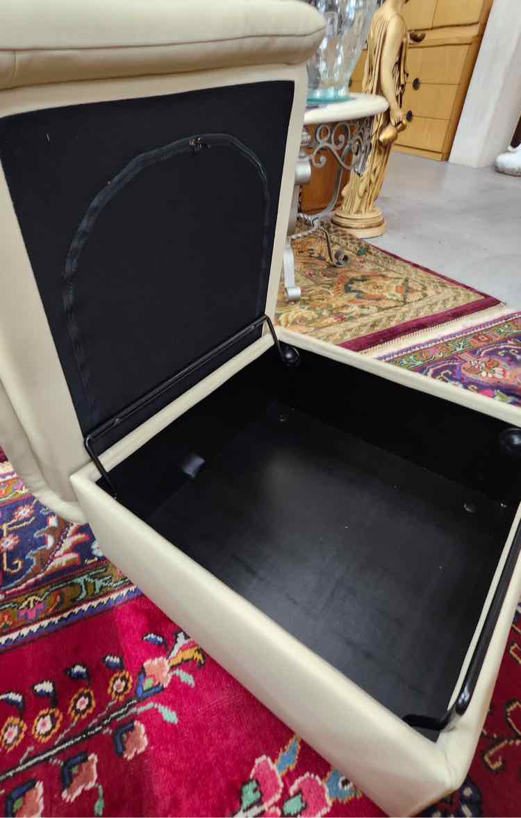 Ekornes Storage Ottoman