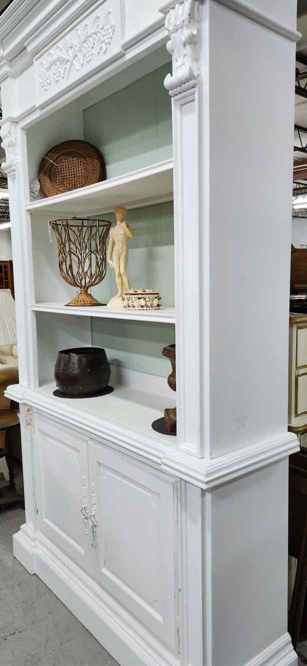 White 2pc "Paradigm" Hutch
