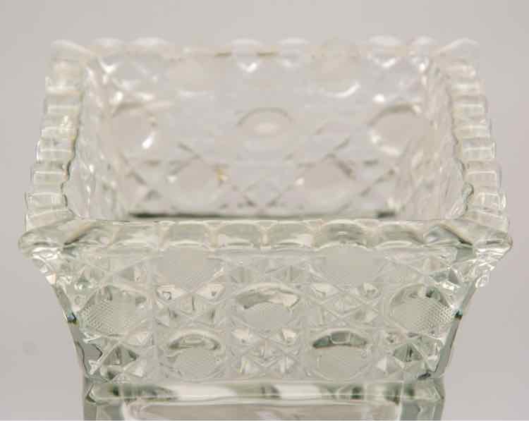 Vtg. McKee Innovation 410 Glass Vase