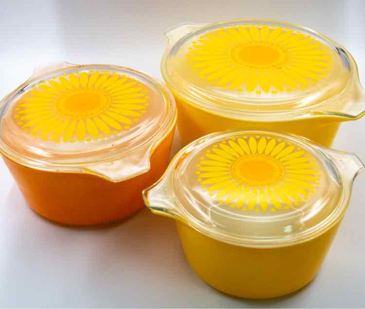 Vintage Pyrex Casserole Set