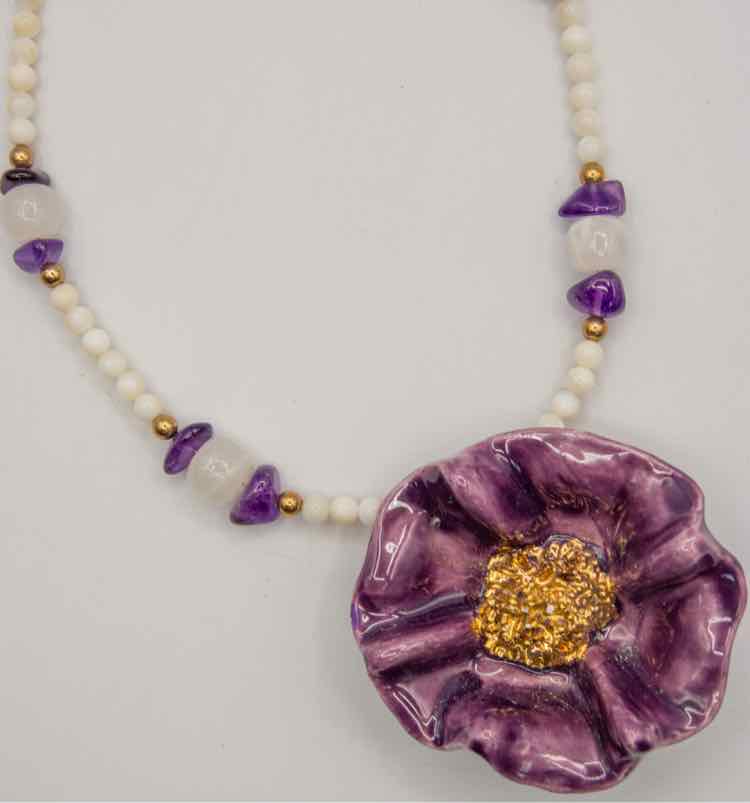 Vtg. Purple Ceramic Flower Necklace