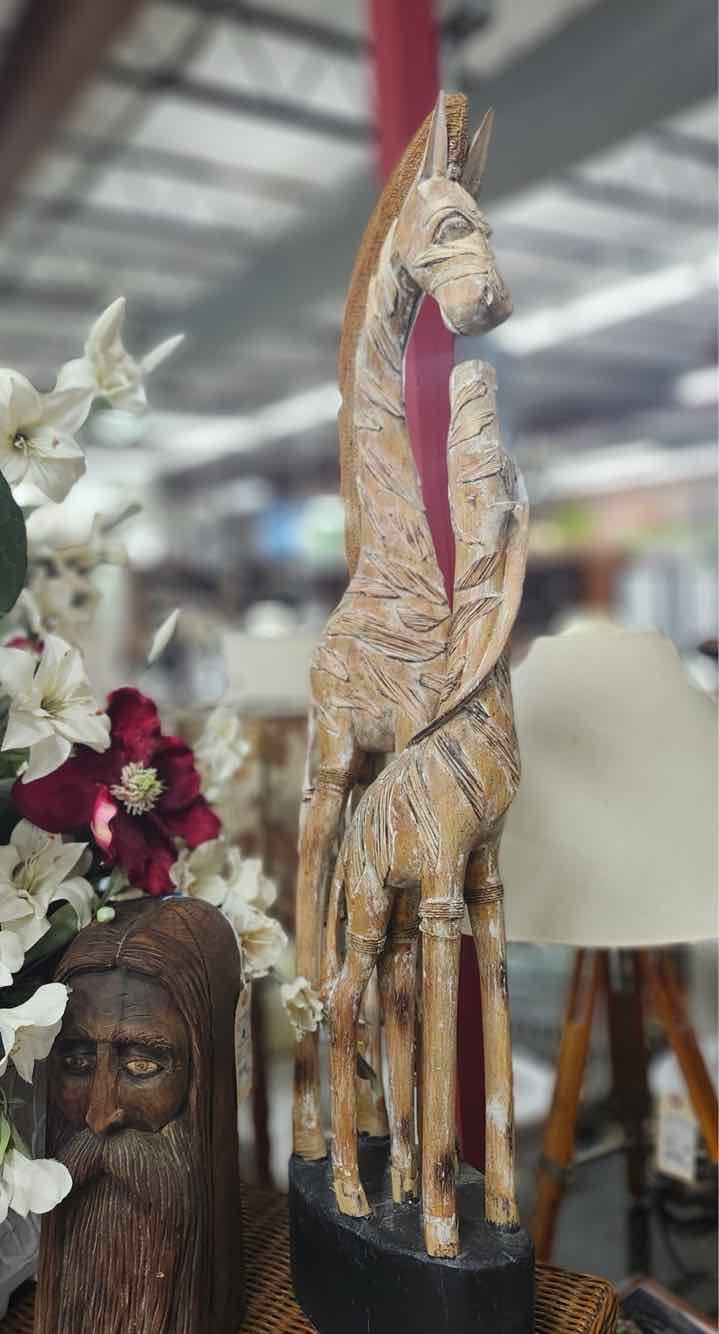 Mother and Child Giraffe Statue