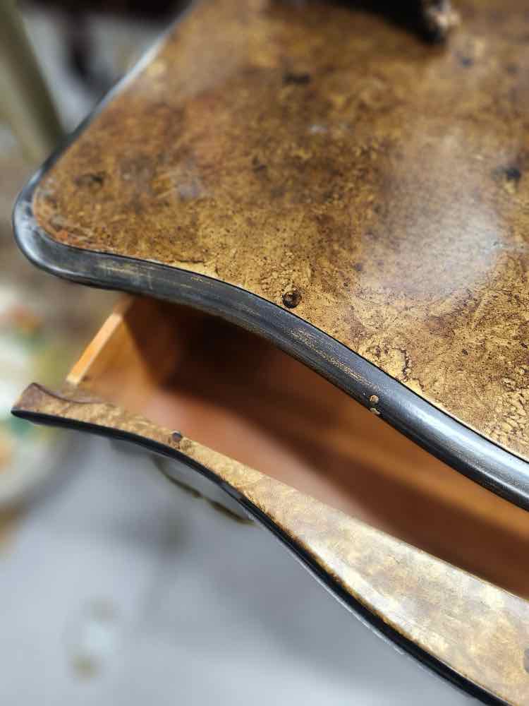 3 Drawer Chest w/Glass