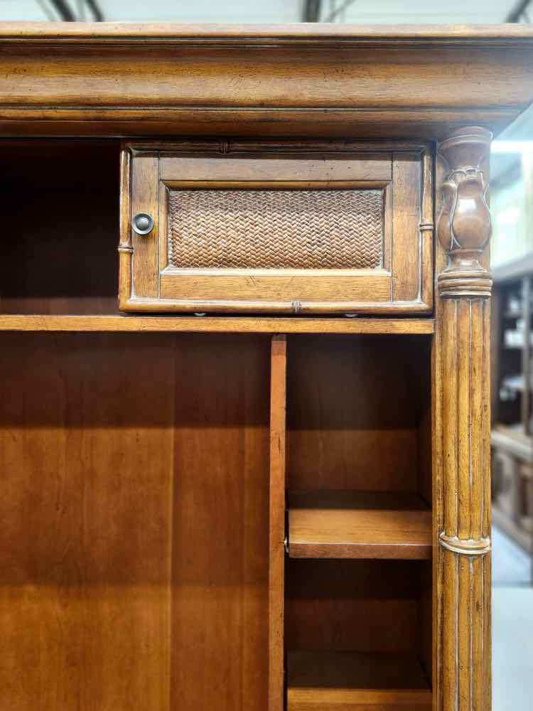 Broyhill 2pc T.V Cabinet
