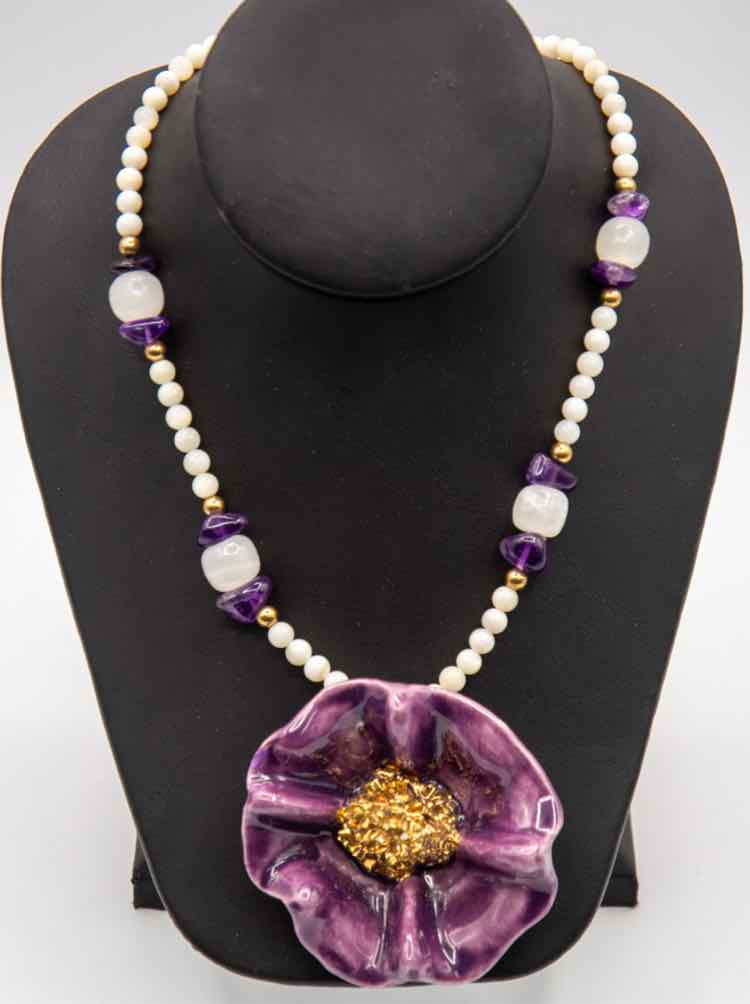 Vtg. Purple Ceramic Flower Necklace