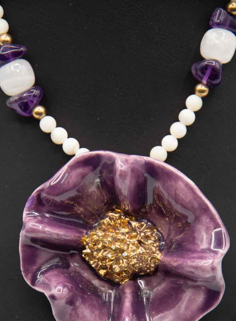 Vtg. Purple Ceramic Flower Necklace