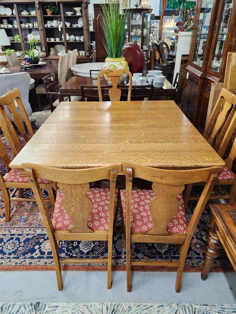 Lion Claw Table w/ 3 Leaves