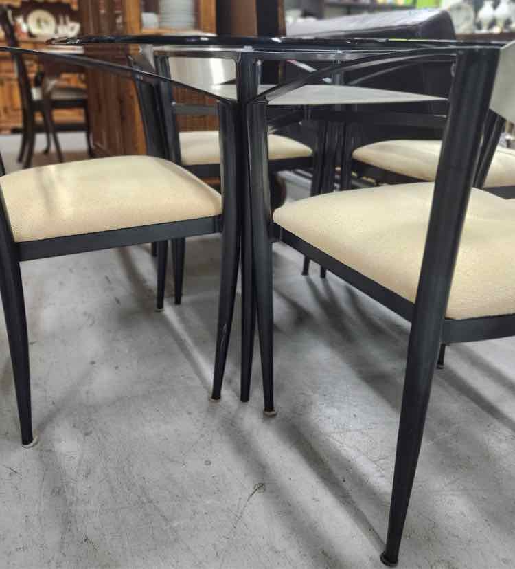 Round Glass Table w/4 Chairs