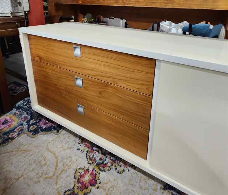 Domitalia White Cabinet