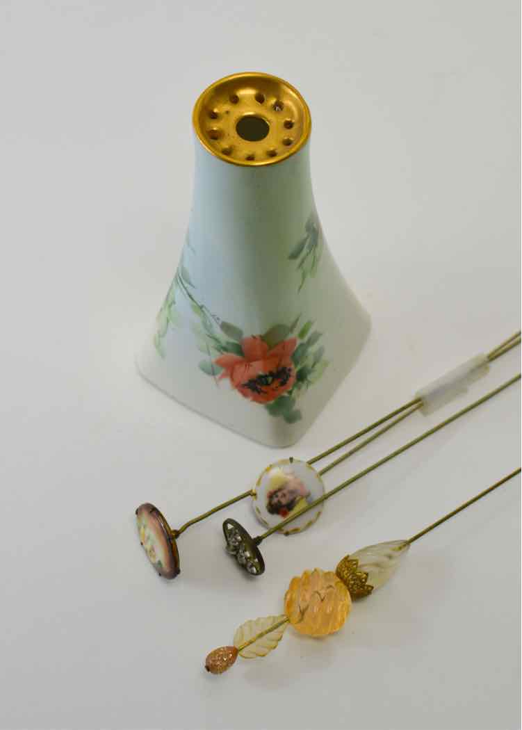 Bavarian Hat Pin Holder w/4 Hat Pins