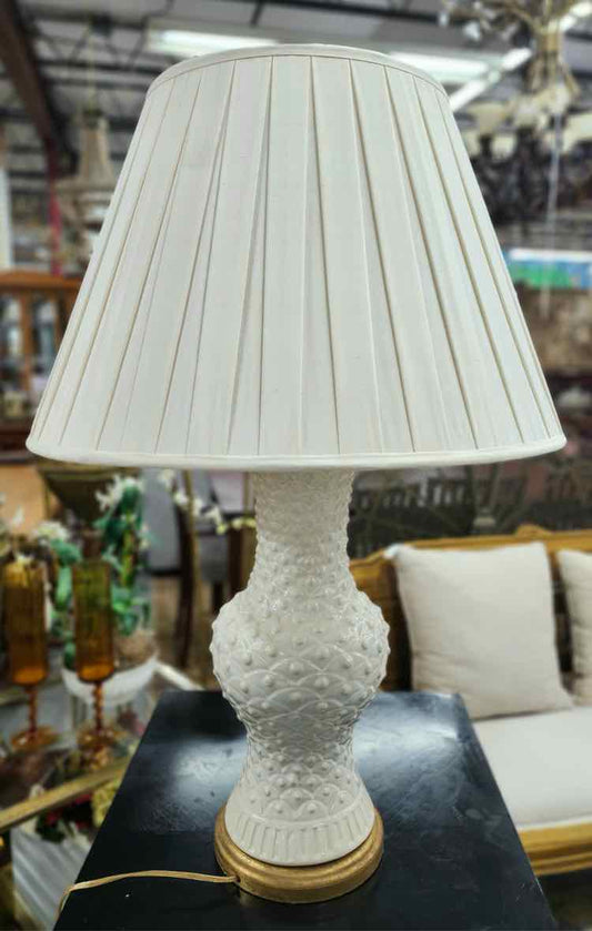 Cream & Gold Fish Scale Design Lamp