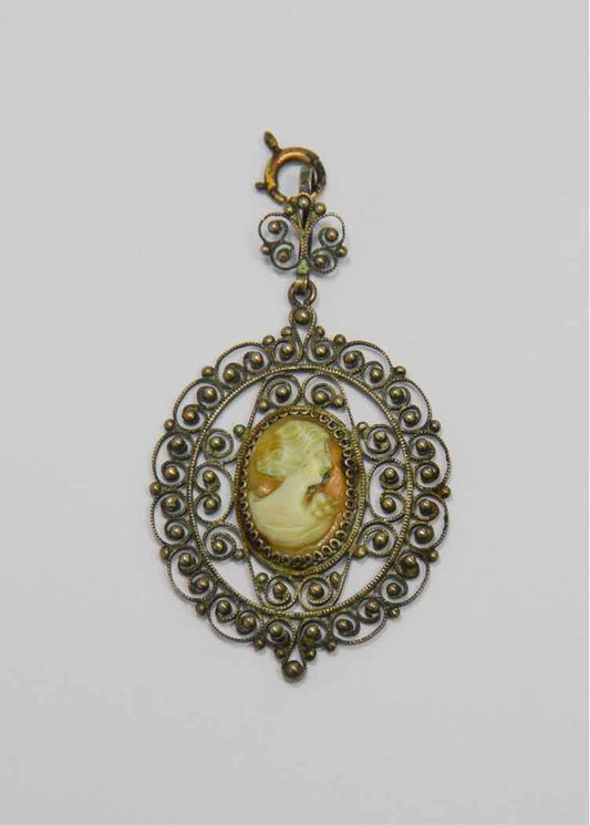 Vintage Cameo Pendant