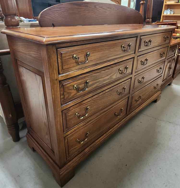 Ethan Allen 8 Drawer Dresser