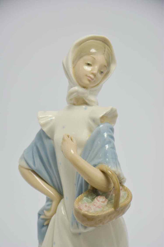 Lladro Figurine