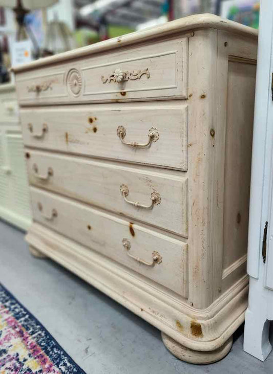 Mt. Airy Chest of Drawers