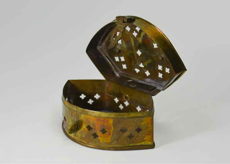 Vtg.Octagonal Brass Cricket Box