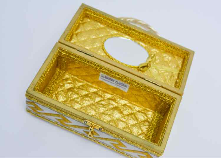 Vtg.Yankee Traveler Box Handbag