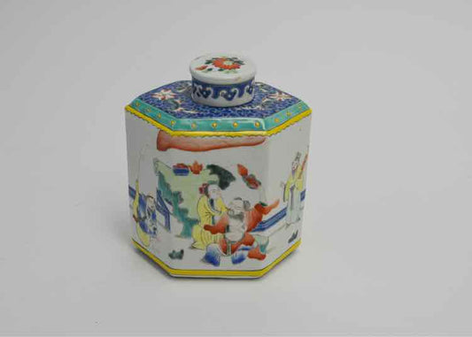 Chinese Porcelain Jar w/Lid