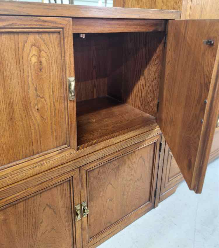 Pair of Thomasville Nightstands
