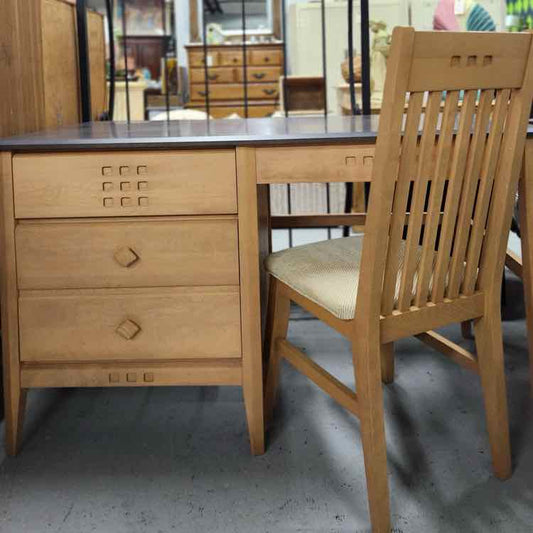 Baronet Desk w/Chair