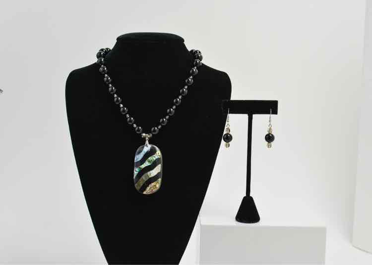 Necklace and Earring Jewelry Set