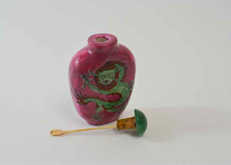 Dragon Motif Rose Ceramic Snuff Bottle