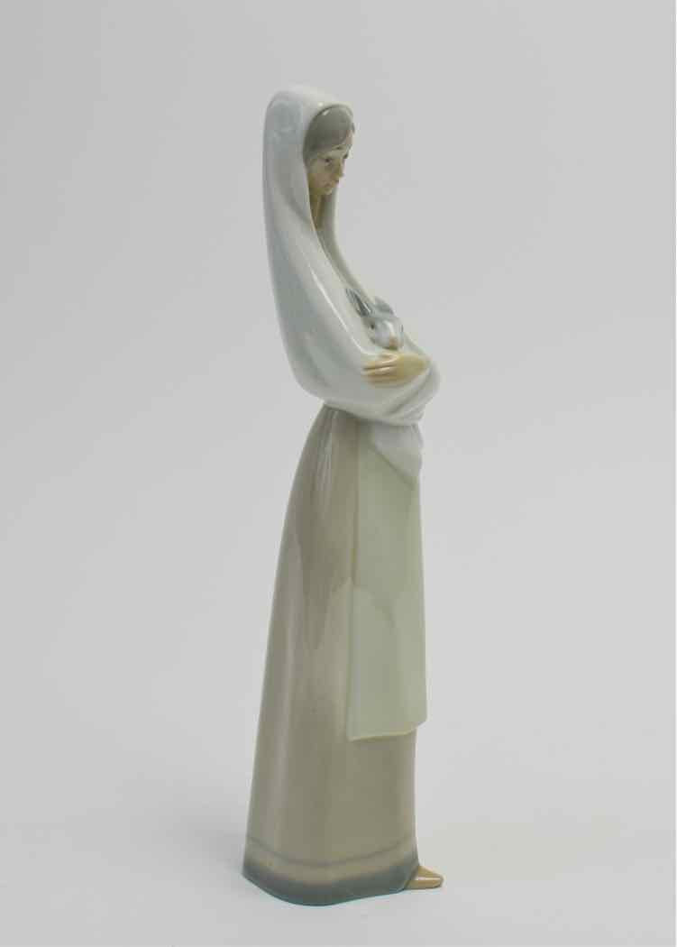 Lladro'Nao'Pheasant Girl Figurine