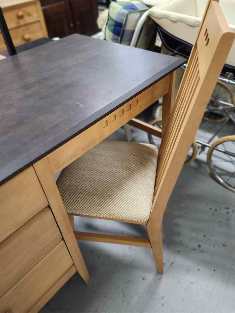Baronet Desk w/Chair