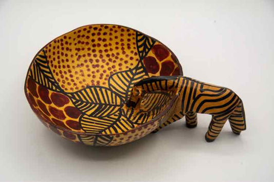 African Hadncarved Bowl w/Giraffe