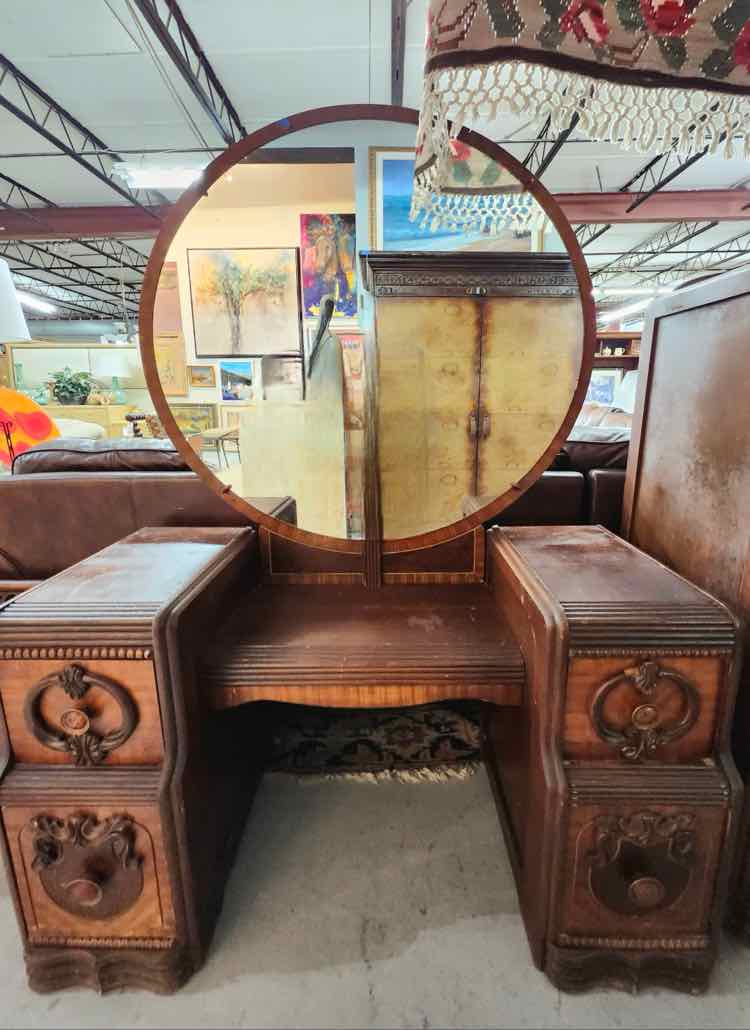 Vanity w/Mirror and Bench