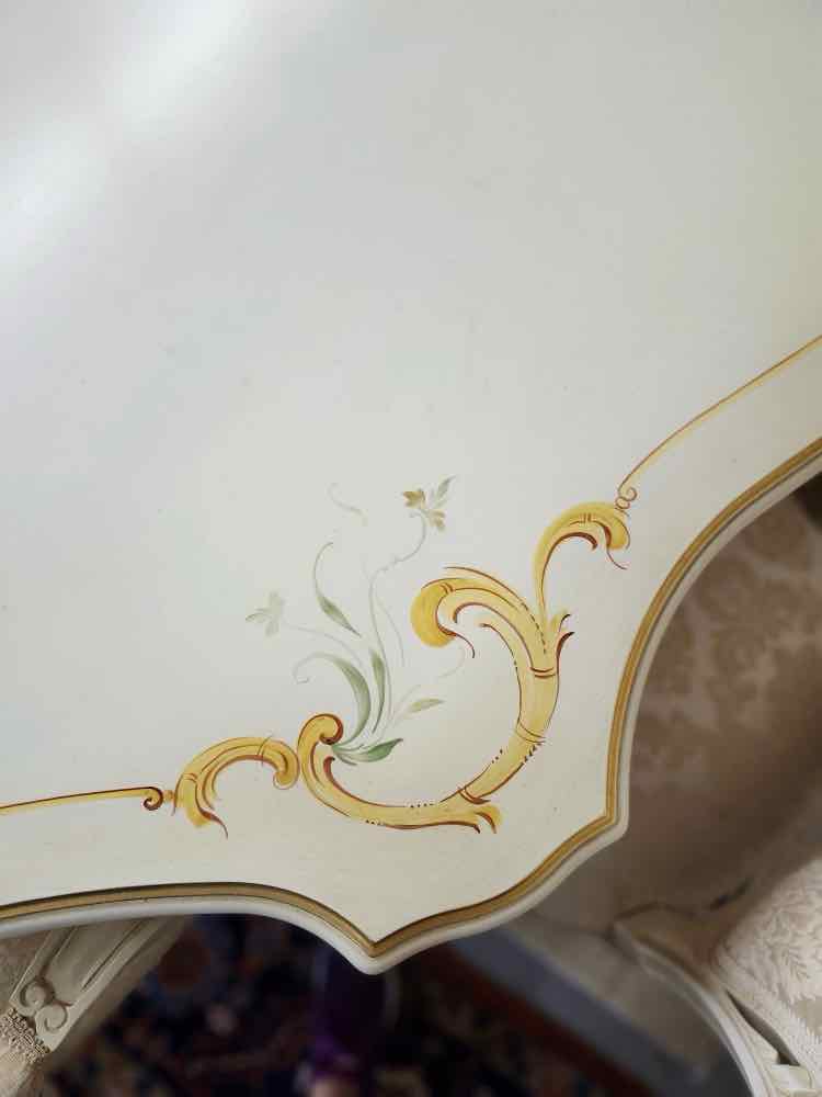 Beige/Gold Table w/8 Chairs