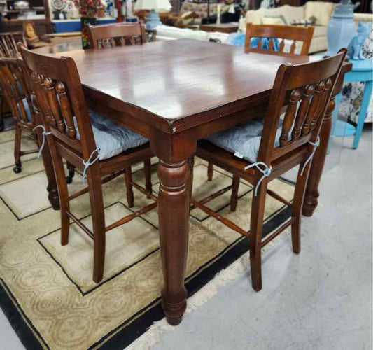Bar Table w/ Chairs