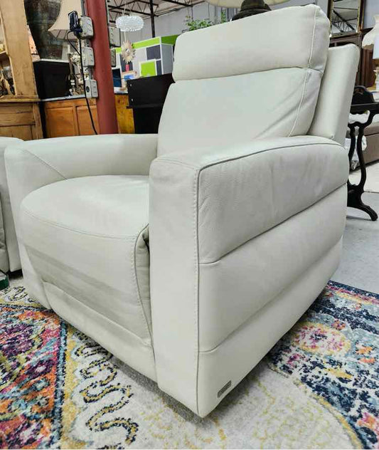 Natuzzi Electric Leather Recliner