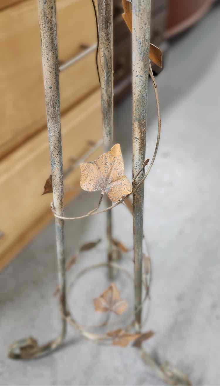 Metal Leaf Floor Lamp
